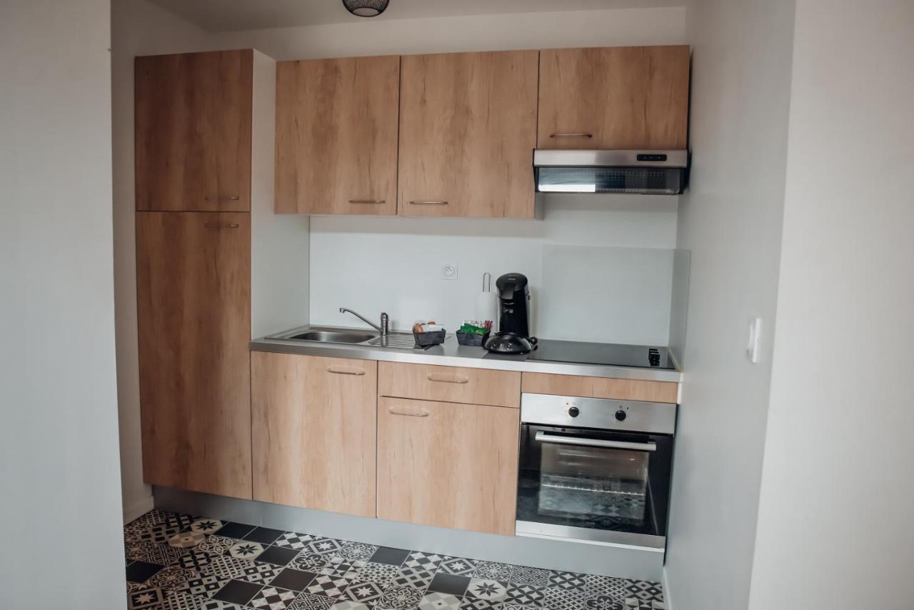 Superbe Appartement Avec Terrasse Au Calme Ernée Exterior foto