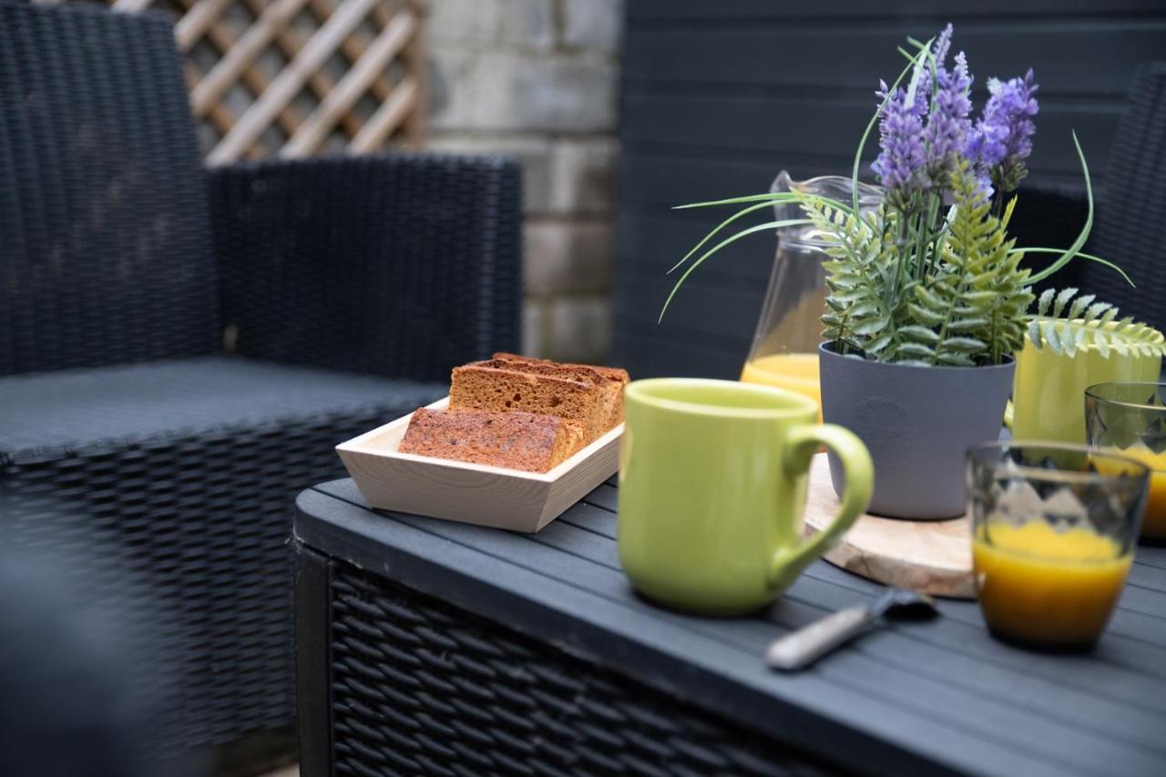 Superbe Appartement Avec Terrasse Au Calme Ernée Exterior foto
