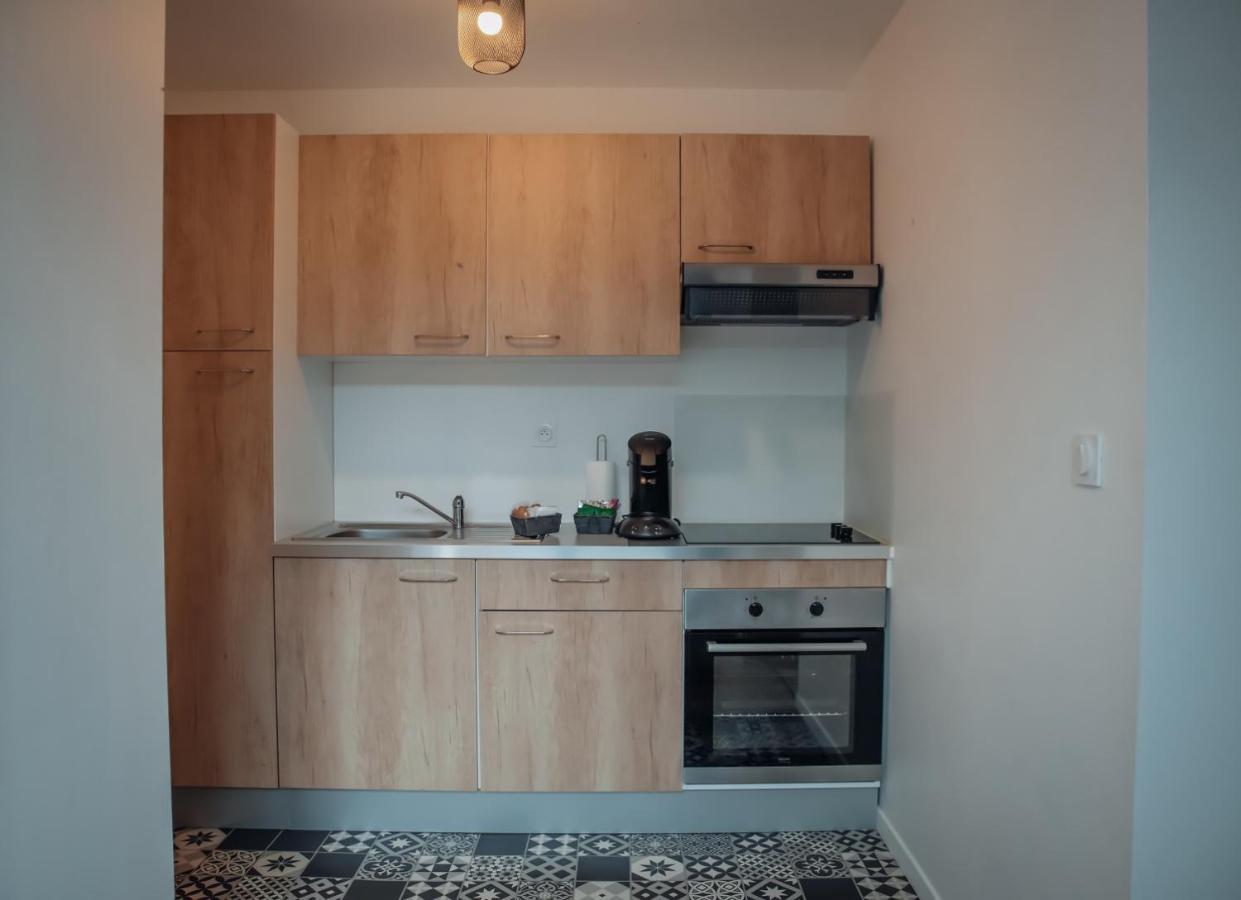 Superbe Appartement Avec Terrasse Au Calme Ernée Exterior foto